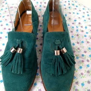 Franko Sarto Green Suede Flats Size 7 moccasins Tassel Gold Hardware